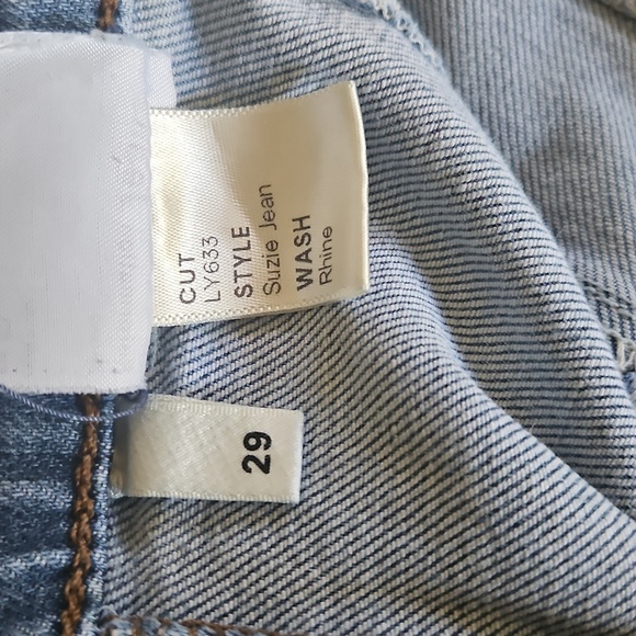 Reformation Suzie High Waisted Jeans in Rhine Wash Size 29 - Picture 7 of 7